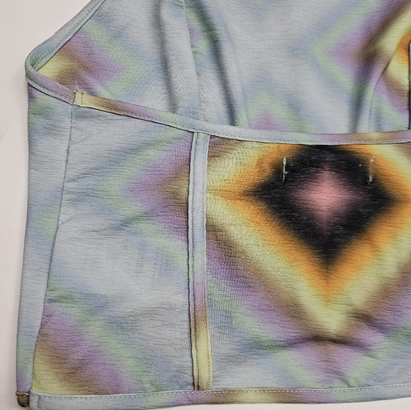 Urban Outfitters Boho Retro 90s Inspired Crop Halter Top Geometric Print Size L - Picture 7 of 9